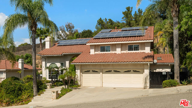 22205 Dardenne Street, Calabasas CA: https://media.crmls.org/mediaz/7d5abe47-ff8b-4f95-afc5-1b20593ff37c.jpg