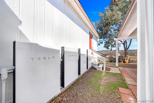 40110 Angora Ln, Temecula CA: https://media.crmls.org/mediaz/7d5b064a-7199-46ff-b038-5b0155d64f0a.jpg