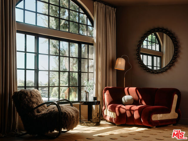 1524 Sunset Plaza Drive, Los Angeles CA: https://media.crmls.org/mediaz/7d5ba832-5ea5-49e8-926a-30982950825e.jpg