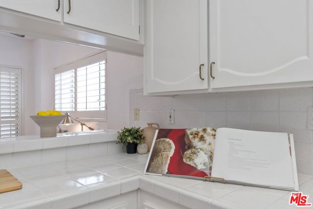 1871 Greenfield Avenue, Los Angeles CA: https://media.crmls.org/mediaz/7d5bacbd-a0a5-491b-91f8-c82e63aabc88.jpg