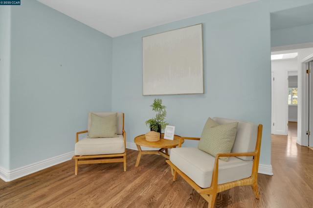2345 San Miguel Dr, Walnut Creek CA: https://media.crmls.org/mediaz/7d5c3e1b-abde-42e4-beb6-d9f6b17f026e.jpg