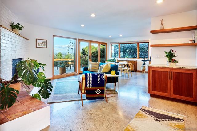 4176 E Arrieta Circle, La Mesa CA: https://media.crmls.org/mediaz/7d5c565d-036c-4c94-b64a-57c250ec5dbe.jpg