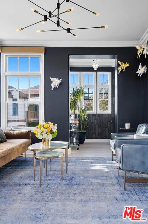 2584 Bungalow Place, Corona del Mar CA: https://media.crmls.org/mediaz/7d5d5eab-427b-4acb-ab7c-754a7887a7a2.jpg