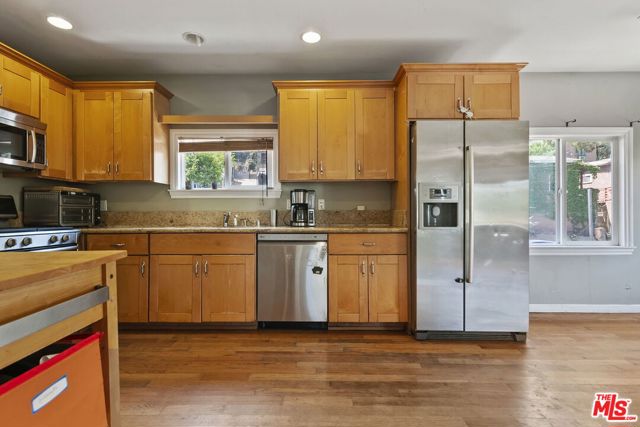 1947 Whitmore Avenue, Los Angeles CA: https://media.crmls.org/mediaz/7d5dddeb-e0d5-41b7-8fc5-bdeb023def8c.jpg