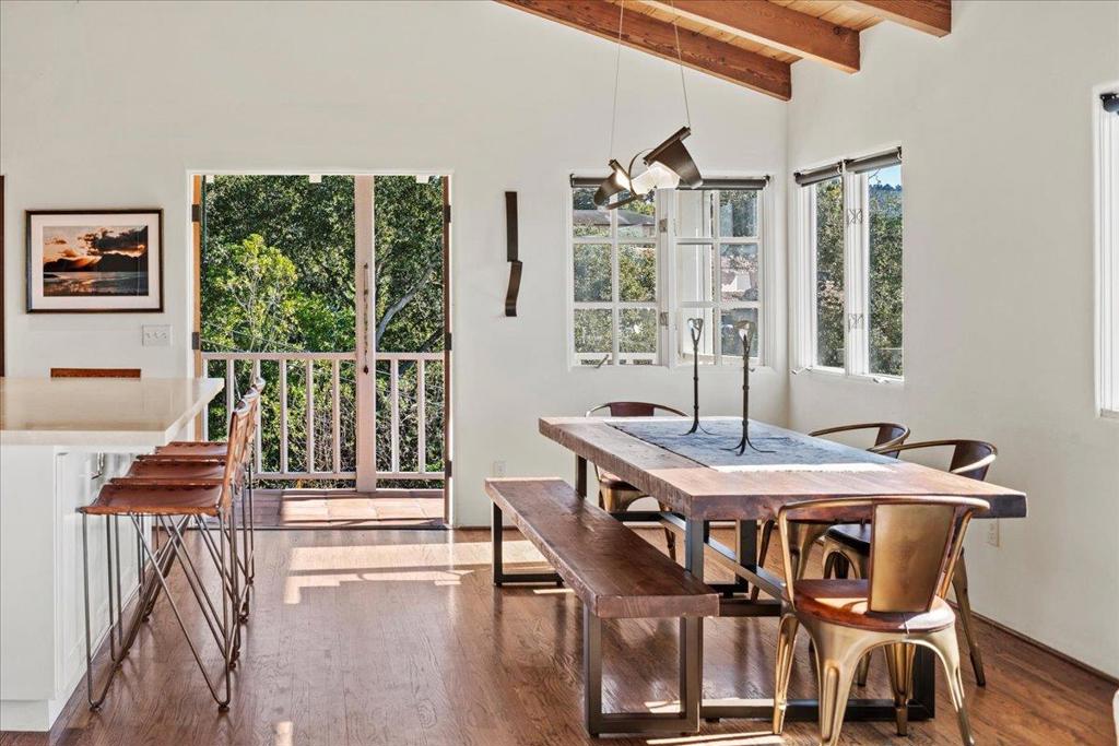 https://media.crmls.org/mediaz/7d5e416c-d105-4e73-81b8-e248c3933dab.jpg?preset=X-Large