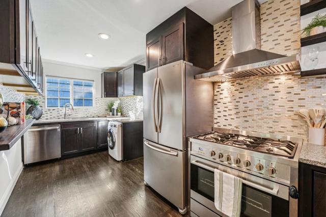 424 5th Avenue, Redwood City CA: https://media.crmls.org/mediaz/7d5f4011-70d6-4718-8e34-e45bf7d975b7.jpg