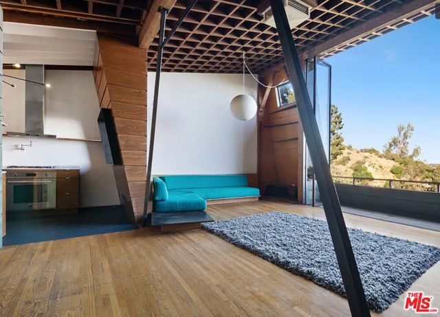 8663 Nash Drive, Los Angeles CA: https://media.crmls.org/mediaz/7d5fc81d-29c8-4634-bcd7-fd23a710da03.jpg