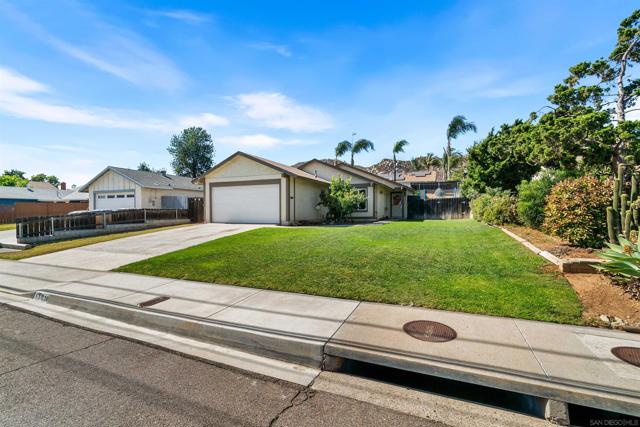 11010 El Nopal, Lakeside CA: https://media.crmls.org/mediaz/7d60cb9e-d9f4-45a8-b083-db015ca01034.jpg