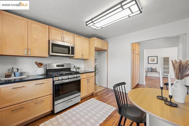 Image 19 of 47 For 9285 D St  