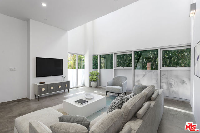 803 Wilcox Avenue, Los Angeles CA: https://media.crmls.org/mediaz/7d619a4f-1c57-48fb-a20f-3be740f5a375.jpg