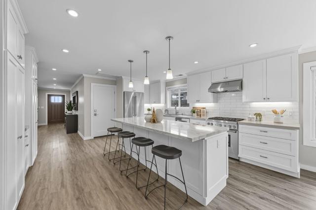 1426 Chestnut Street, San Carlos CA: https://media.crmls.org/mediaz/7d62221f-109e-4c01-87c5-fd688411301b.jpg