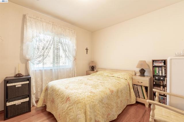 Image 9 of 22 For 1805 Sundberg Ave