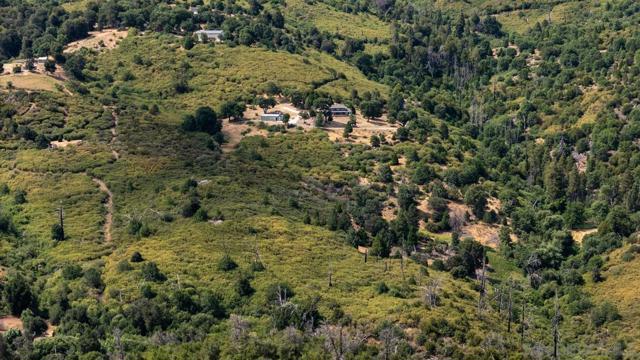16690 Iron Springs Rd, Julian CA: https://media.crmls.org/mediaz/7d641f37-e8c3-4915-8208-68f681c91d13.jpg