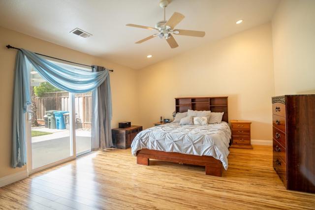 1221 Jacqueline Drive, Hollister CA: https://media.crmls.org/mediaz/7d642300-d07f-4ee6-a916-d48cfd8c616f.jpg
