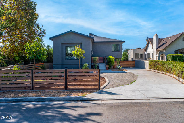 1818 New York Drive, Altadena CA: https://media.crmls.org/mediaz/7d6482fc-05b6-4b47-9fe9-a1213e687db1.jpg