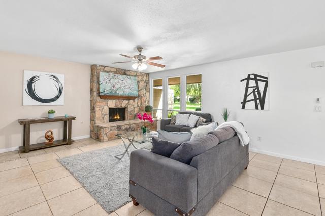 Detail Gallery Image 8 of 32 For 514 Shady Ln #C,  El Cajon,  CA 92021 - 2 Beds | 2 Baths