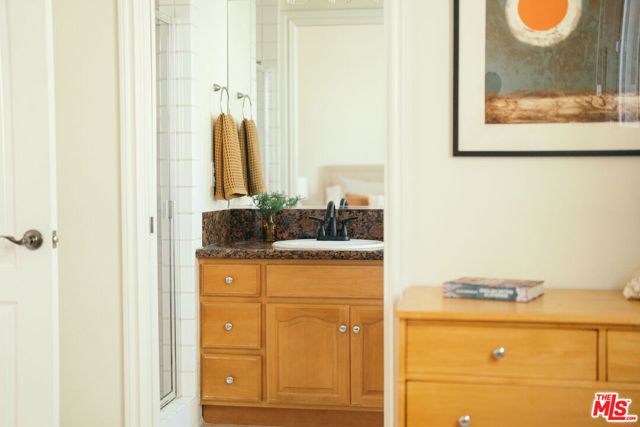 322 Alpine Street, Pasadena CA: https://media.crmls.org/mediaz/7d655a1f-bd1c-4d38-aa83-b076f2f0b516.jpg