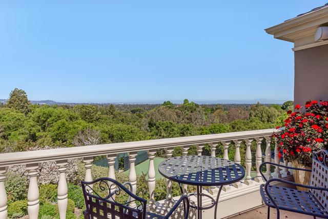 1205 Trinity Drive, Menlo Park CA: https://media.crmls.org/mediaz/7d65bcad-e3e8-4e2c-8529-f6129c44e6cd.jpg