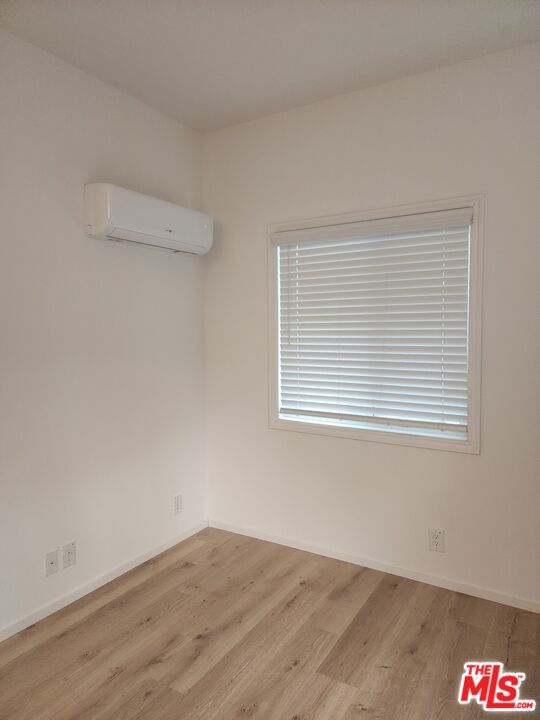 Image 12 of 16 For 17650 Grand Avenue 204