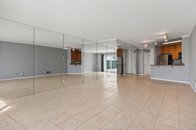 2901 Peninsula Road, Oxnard CA: https://media.crmls.org/mediaz/7d666dd9-4c17-4750-a8f9-af8916cf0cdc.jpg