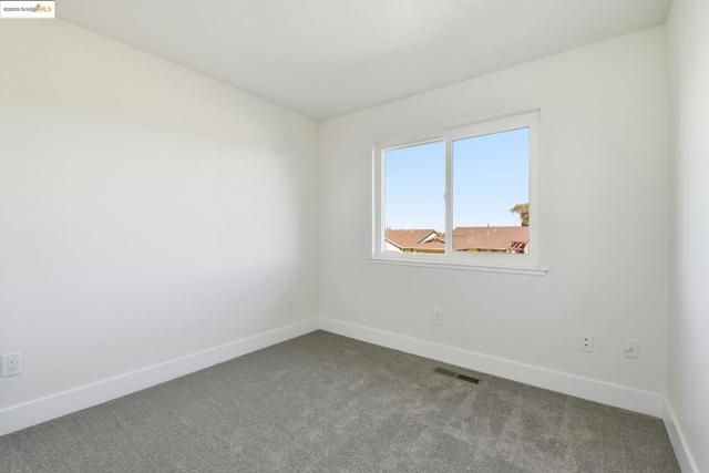 1486 Waverly Way, Pittsburg CA: https://media.crmls.org/mediaz/7d687bca-585e-4055-af5a-9096fd19dc55.jpg