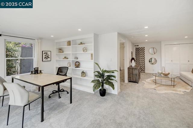 1039 Elsinore, Oakland CA: https://media.crmls.org/mediaz/7d6896b6-17c2-4ef8-917b-e9f39c3524d8.jpg