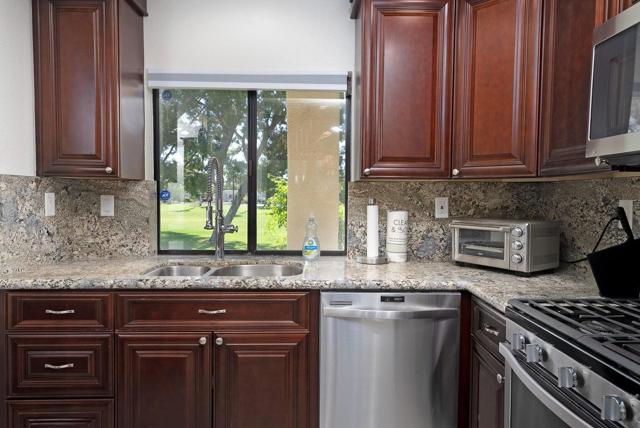28700 Taos Court, Cathedral City CA: https://media.crmls.org/mediaz/7d68b378-4d13-4d68-b436-20fde8f03946.jpg