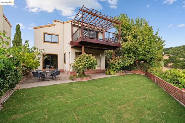 28149 Riggs Ct, Hayward CA: https://media.crmls.org/mediaz/7d68eda3-c014-48fb-a7c1-5bef6cae4757.jpg