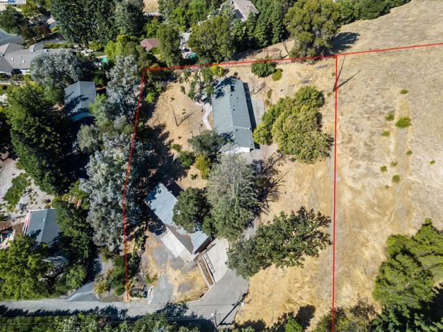 2592 Caballo Ranchero Dr, Diablo CA: https://media.crmls.org/mediaz/7d6a7a67-29e1-4f9f-ba28-6bfc88b22a3e.jpg