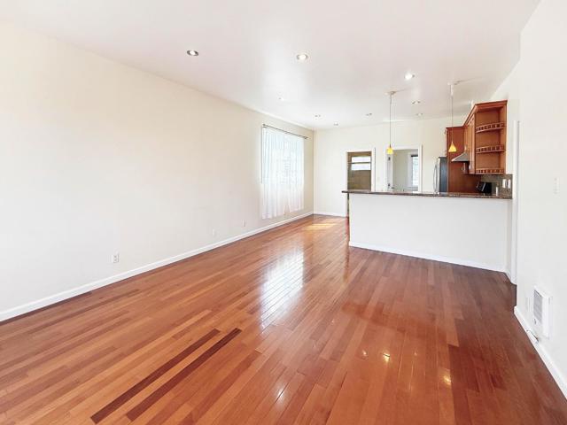 112 Congdon Street, San Francisco CA: https://media.crmls.org/mediaz/7d6b1707-39df-4dd1-bd75-74f49dbc1dda.jpg