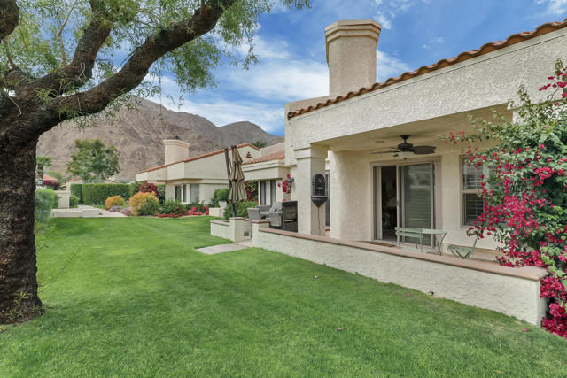 77463 Calle Mazatan, La Quinta CA: https://media.crmls.org/mediaz/7d6b45df-3b03-43f6-815d-677dccea4690.jpg