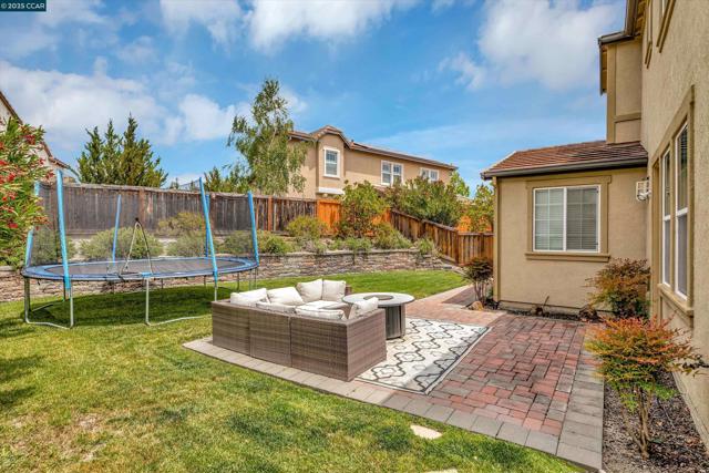 1489 Menton St, Danville CA: https://media.crmls.org/mediaz/7d6c6a2c-c5d8-4f4b-8b5c-4418ae5811b3.jpg