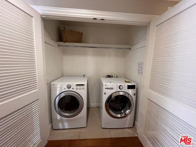 991 Arapahoe Street, Los Angeles CA: https://media.crmls.org/mediaz/7d6c717a-fbeb-415a-b029-2350866f8468.jpg