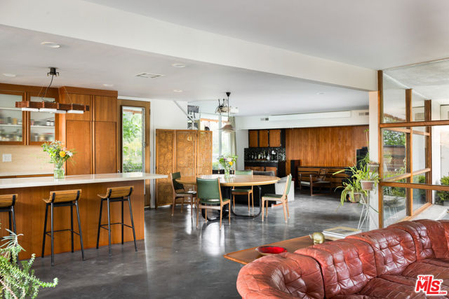 3307 Bonnie Hill Drive, Los Angeles CA: https://media.crmls.org/mediaz/7d6cb3d5-01a7-4cb3-a142-c6208f49d5cc.jpg