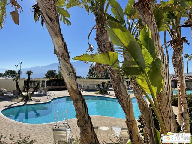 Image 27 of 30 For 64291 Spyglass Avenue 10