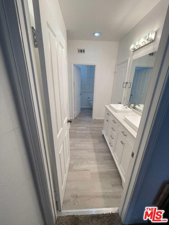 9009 S Calvin Way, Inglewood CA: https://media.crmls.org/mediaz/7d6d8cb7-89c4-4142-879b-c8cc29e802c2.jpg