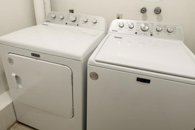 1515 Arc Way, Burlingame CA: https://media.crmls.org/mediaz/7d6dbacb-49bf-4720-9d95-6569b9ba2c58.jpg