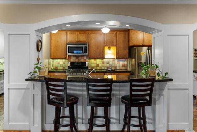 1108 Madison Ave, San Diego CA: https://media.crmls.org/mediaz/7d6ecff7-848a-40ca-9ba8-d6521777e2b7.jpg