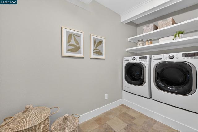 31 Ivy Dr, Orinda CA: https://media.crmls.org/mediaz/7d6f81f6-546a-446d-a625-5e2b04d341b1.jpg