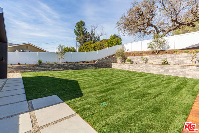 5259 Lewis Road, Agoura Hills CA: https://media.crmls.org/mediaz/7d6f9663-a422-432b-b330-79832f1f6327.jpg