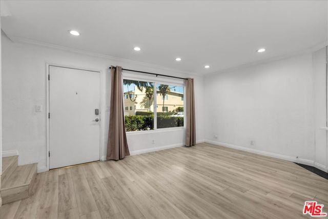 4043 Wade Street, 2 photo 4