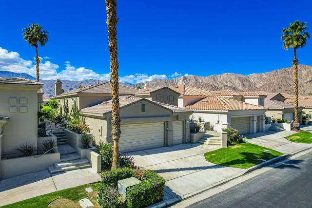 78071 Calle Norte, La Quinta CA: https://media.crmls.org/mediaz/7d6fc214-43be-4ec4-a693-507d403619f1.jpg
