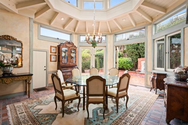 Detail Gallery Image 19 of 60 For 1879 Viking Way, La Jolla,  CA 92037 - 5 Beds | 5/1 Baths