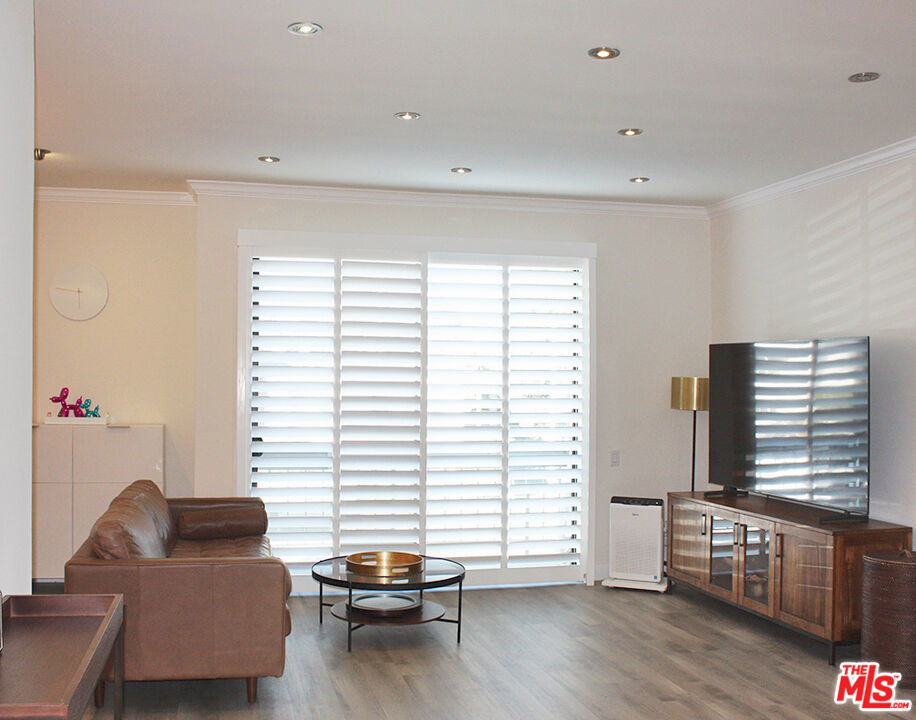 2175 S Beverly Glen Boulevard #302