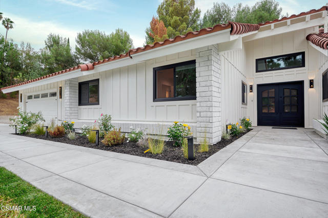 674 Lautrec Court, Thousand Oaks CA: https://media.crmls.org/mediaz/7d719a11-5862-4310-93e7-437904ef3e48.jpg