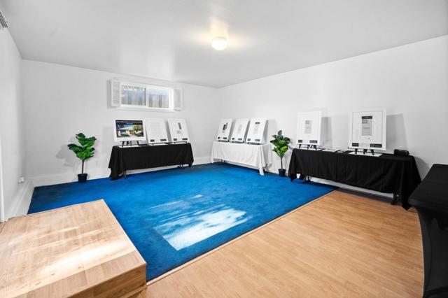 2066 Sterling Avenue, Menlo Park CA: https://media.crmls.org/mediaz/7d71c06c-1a14-4d98-abbb-6a7650f2136c.jpg