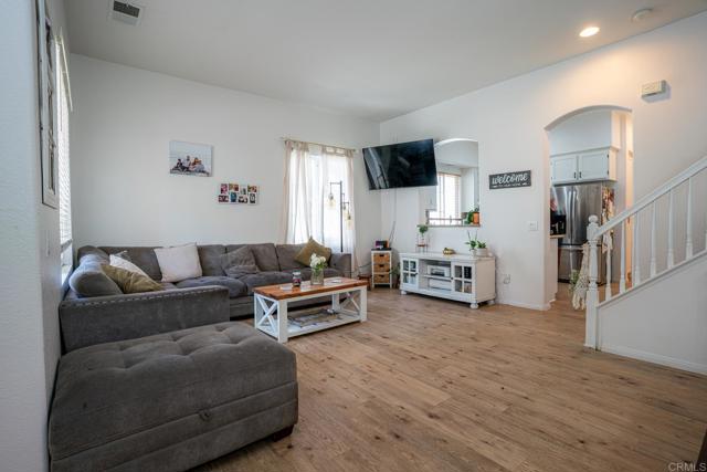 Detail Gallery Image 7 of 26 For 1458 Claude Lane #2,  Chula Vista,  CA 91913 - 3 Beds | 2/1 Baths