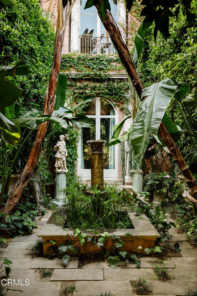 https://media.crmls.org/mediaz/7d722710-ca8f-4861-bc4f-375ba39df126.jpg?preset=X-Large