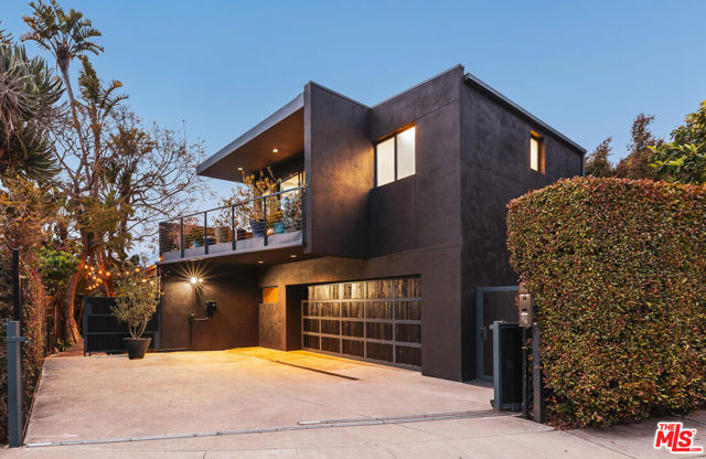 295 Mabery Road, Santa Monica CA: https://media.crmls.org/mediaz/7d726a44-b4bd-45ec-bbe8-447e927ca719.jpg