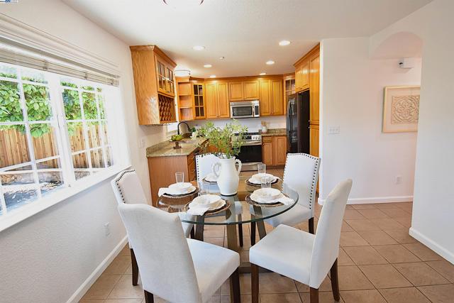 33332 Depot Rd, Union City CA: https://media.crmls.org/mediaz/7d730100-3d33-4973-be65-985a51e34409.jpg